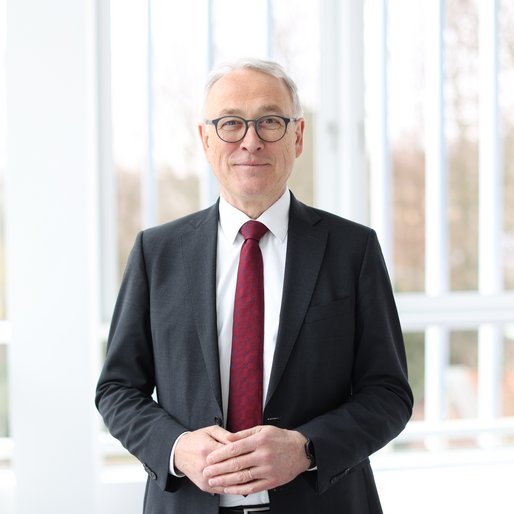 Portraitfoto von Prof. Dr.-Ing. Manfred Weisensee, Präsident der Jade Hochschule